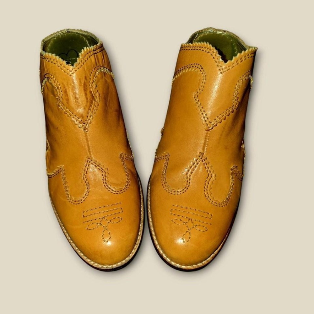 Jessica Simpson vintage tan lleather western mule with pointed toe and stitching